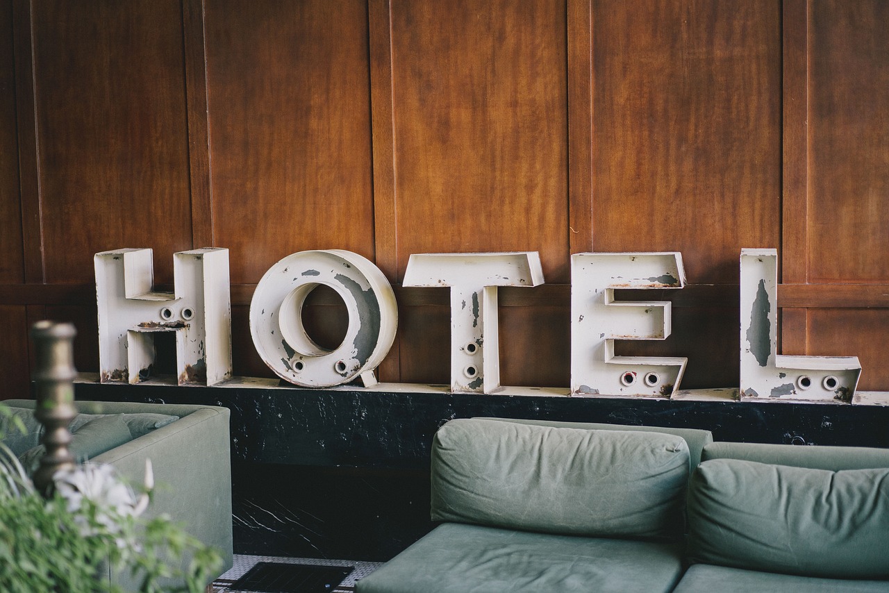 hotel Poznań wycena, metoda zysków podejście dochodowe