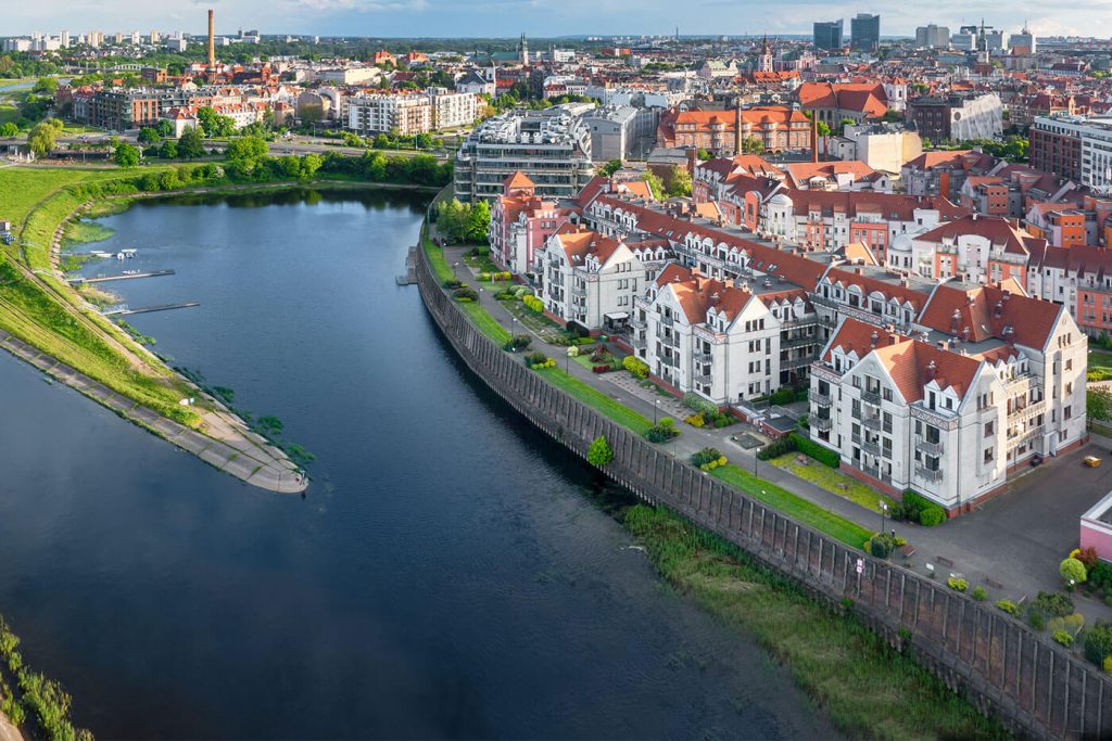 nieruchomości mieszkaniowe i komercyjne w Poznaniu nad rzeką Warta