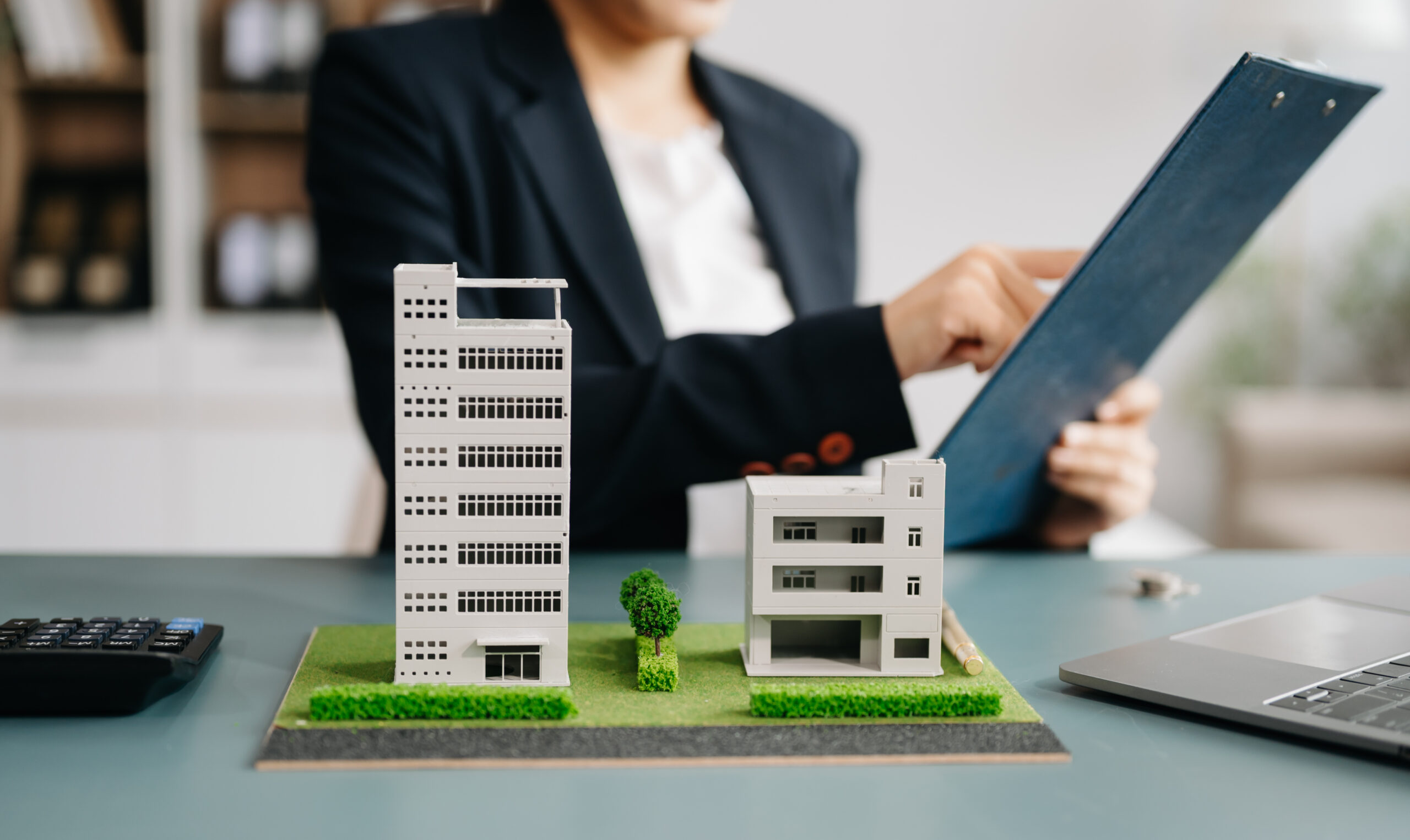 podejście dochodowe a wycena biurowca, wycena nieruchomości komercyjnej, porównanie nieruchomości komercyjnych